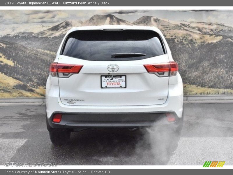 Blizzard Pearl White / Black 2019 Toyota Highlander LE AWD