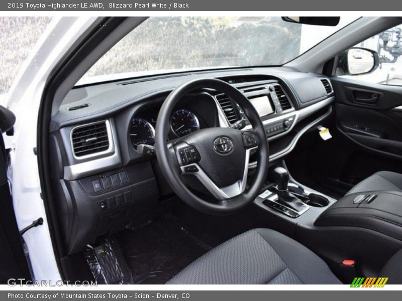 Blizzard Pearl White / Black 2019 Toyota Highlander LE AWD