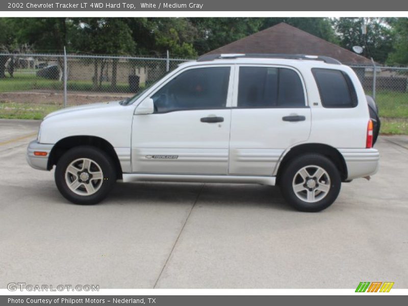White / Medium Gray 2002 Chevrolet Tracker LT 4WD Hard Top