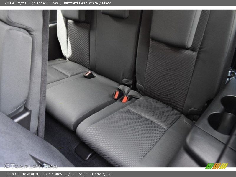 Blizzard Pearl White / Black 2019 Toyota Highlander LE AWD