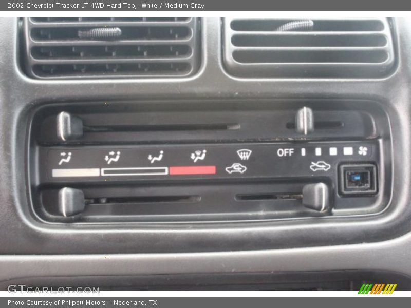 White / Medium Gray 2002 Chevrolet Tracker LT 4WD Hard Top
