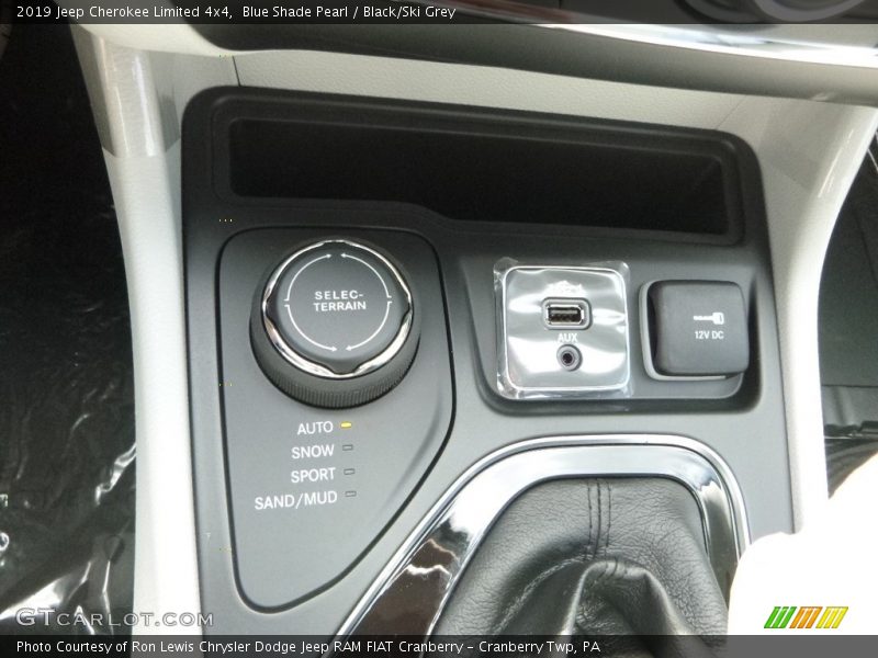 Blue Shade Pearl / Black/Ski Grey 2019 Jeep Cherokee Limited 4x4