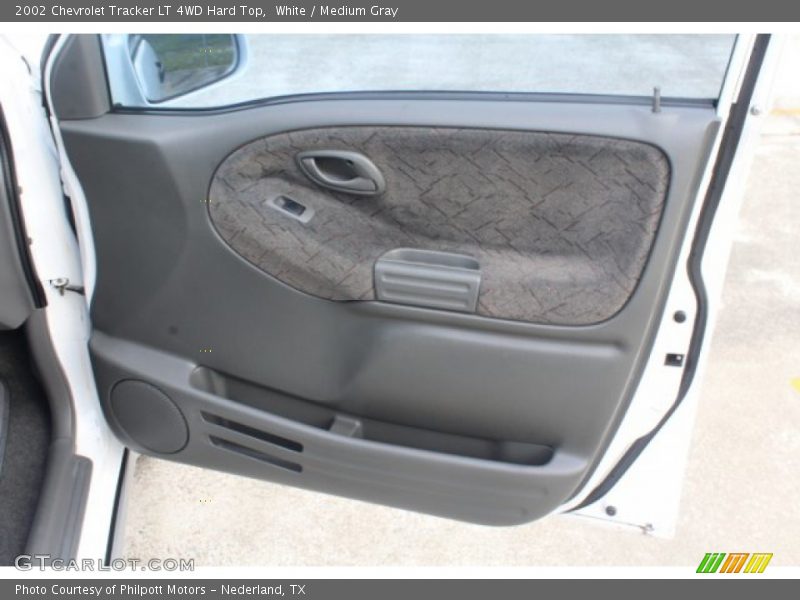 White / Medium Gray 2002 Chevrolet Tracker LT 4WD Hard Top