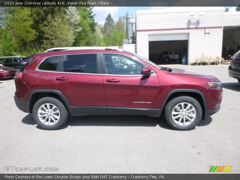 Velvet Red Pearl / Black 2019 Jeep Cherokee Latitude 4x4