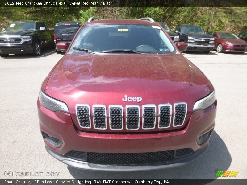 Velvet Red Pearl / Black 2019 Jeep Cherokee Latitude 4x4