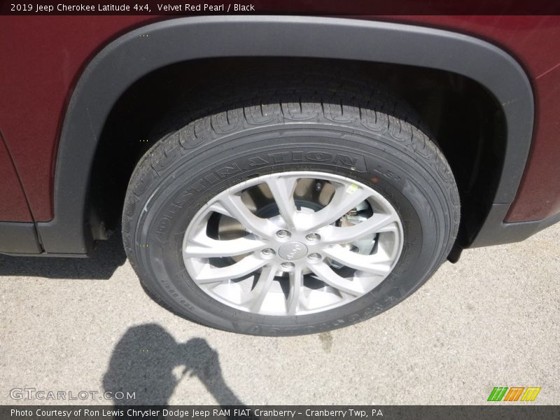 Velvet Red Pearl / Black 2019 Jeep Cherokee Latitude 4x4
