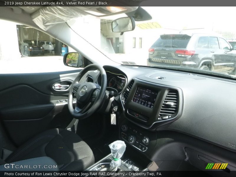 Velvet Red Pearl / Black 2019 Jeep Cherokee Latitude 4x4