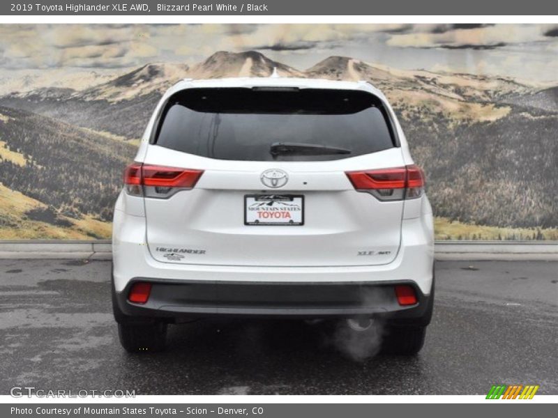 Blizzard Pearl White / Black 2019 Toyota Highlander XLE AWD