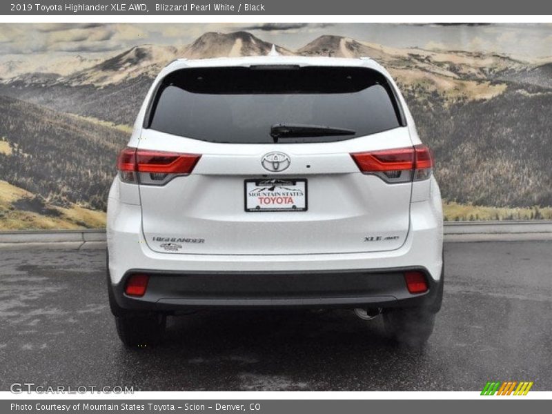 Blizzard Pearl White / Black 2019 Toyota Highlander XLE AWD