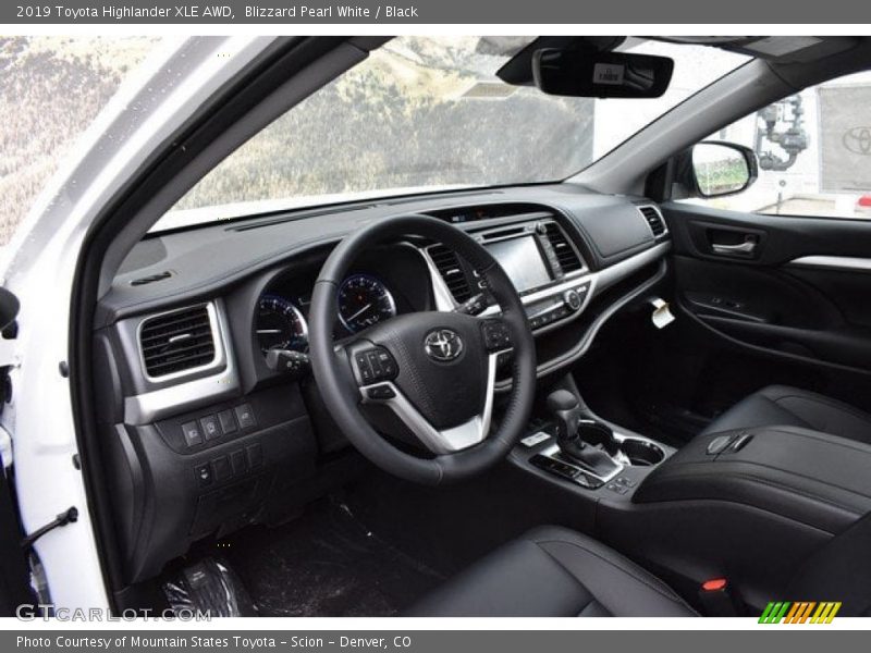 Blizzard Pearl White / Black 2019 Toyota Highlander XLE AWD