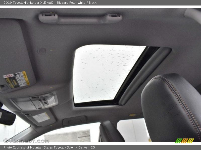Blizzard Pearl White / Black 2019 Toyota Highlander XLE AWD