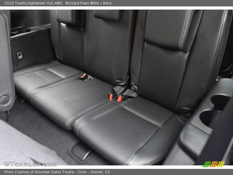 Blizzard Pearl White / Black 2019 Toyota Highlander XLE AWD