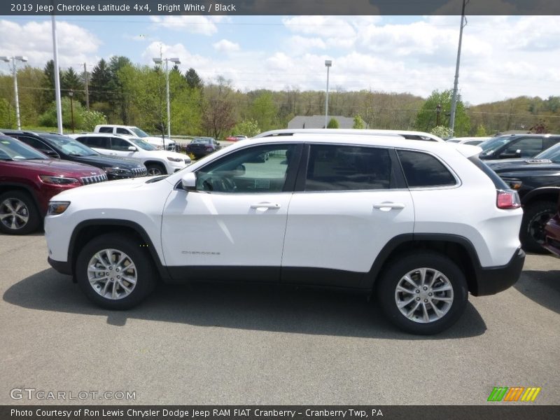 Bright White / Black 2019 Jeep Cherokee Latitude 4x4