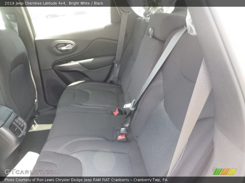 Bright White / Black 2019 Jeep Cherokee Latitude 4x4