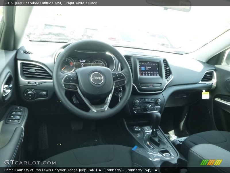 Bright White / Black 2019 Jeep Cherokee Latitude 4x4