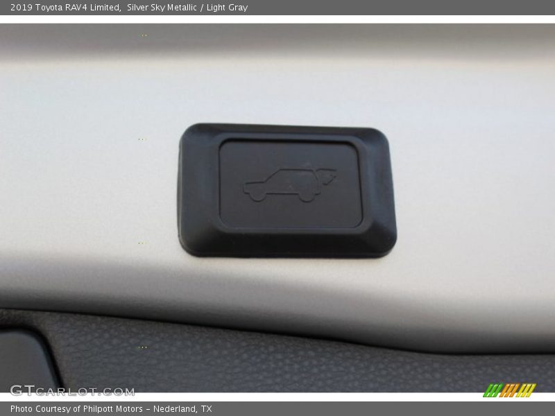 Silver Sky Metallic / Light Gray 2019 Toyota RAV4 Limited