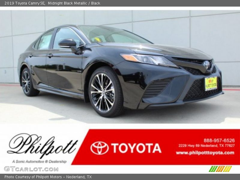 Midnight Black Metallic / Black 2019 Toyota Camry SE