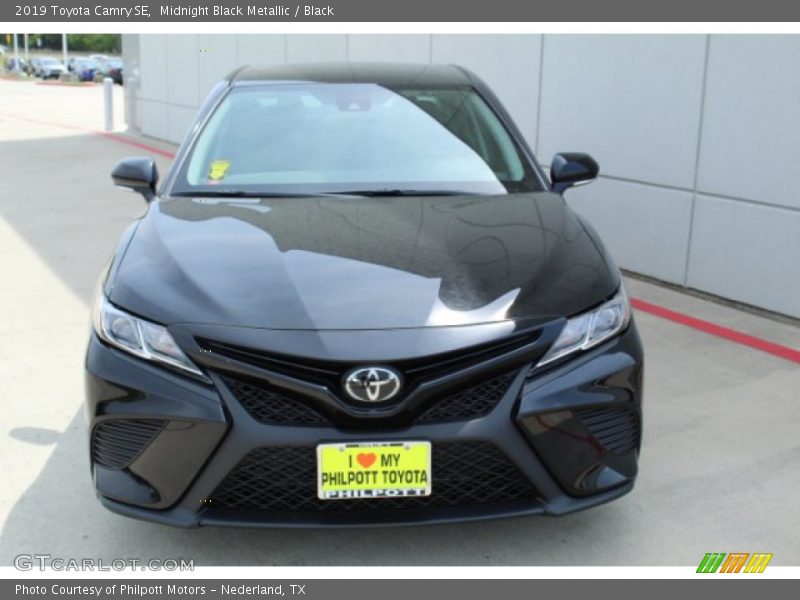 Midnight Black Metallic / Black 2019 Toyota Camry SE