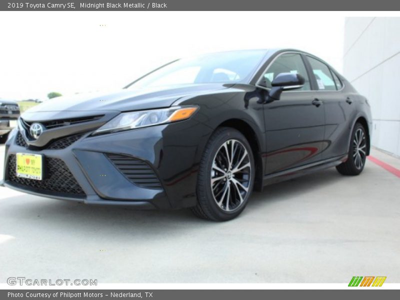 Midnight Black Metallic / Black 2019 Toyota Camry SE