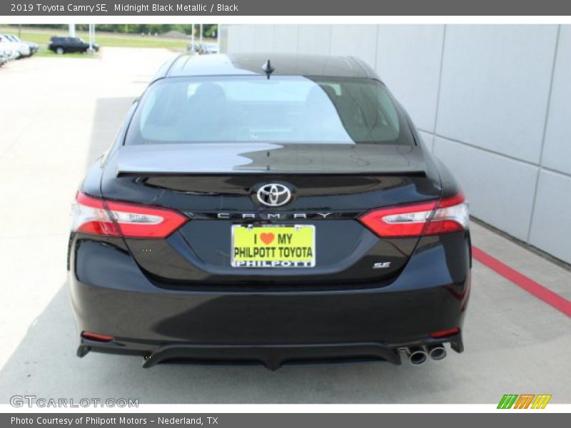 Midnight Black Metallic / Black 2019 Toyota Camry SE
