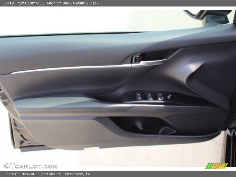 Midnight Black Metallic / Black 2019 Toyota Camry SE