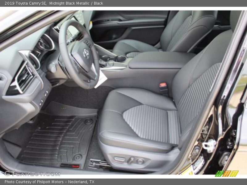 Midnight Black Metallic / Black 2019 Toyota Camry SE