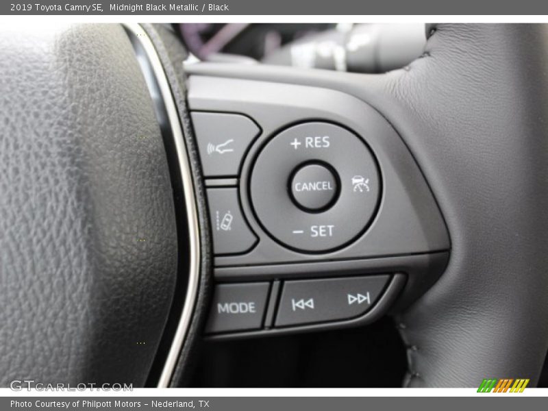 Midnight Black Metallic / Black 2019 Toyota Camry SE