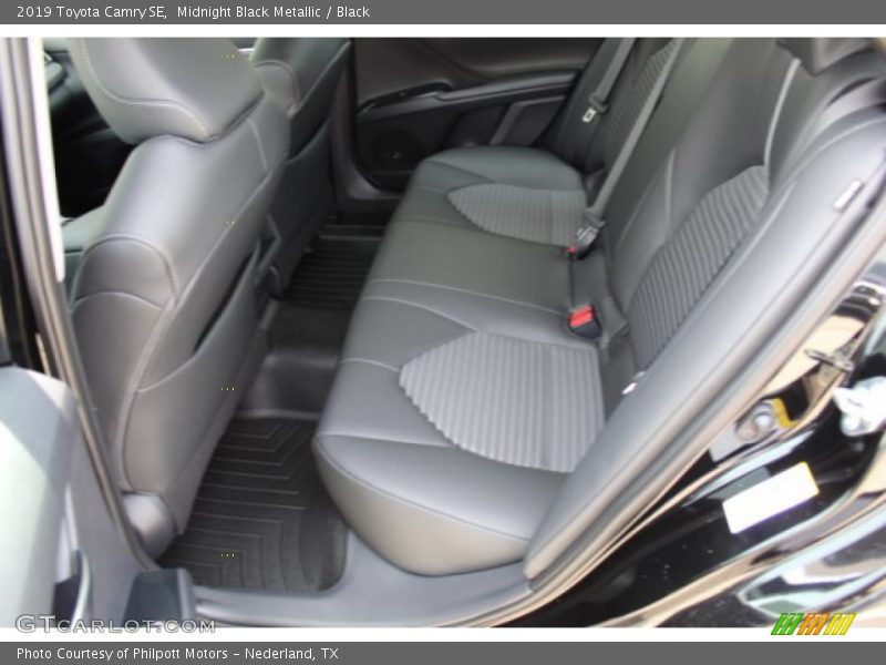Midnight Black Metallic / Black 2019 Toyota Camry SE