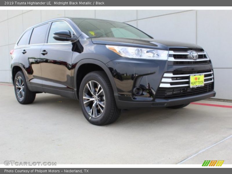 Midnight Black Metallic / Black 2019 Toyota Highlander LE