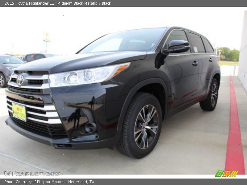 Midnight Black Metallic / Black 2019 Toyota Highlander LE