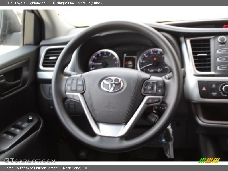 Midnight Black Metallic / Black 2019 Toyota Highlander LE