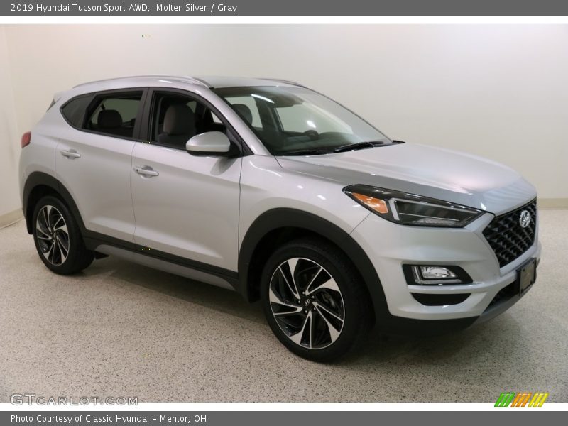 Front 3/4 View of 2019 Tucson Sport AWD