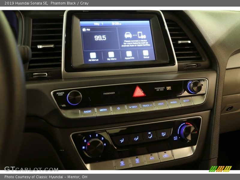 Phantom Black / Gray 2019 Hyundai Sonata SE