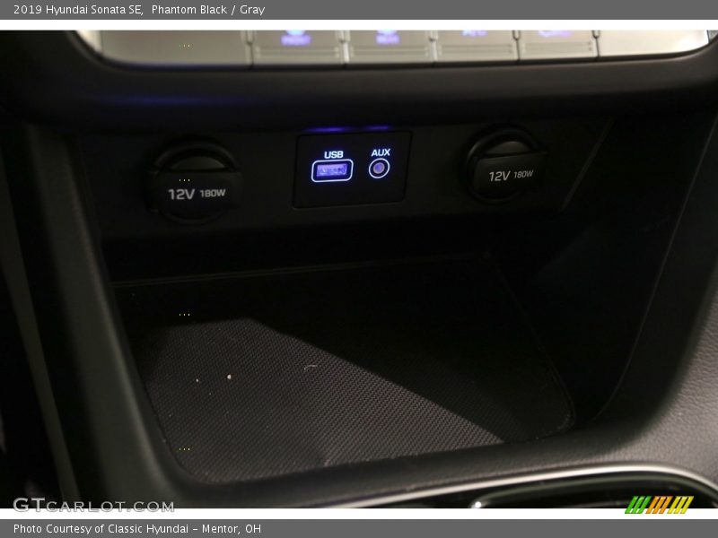 Phantom Black / Gray 2019 Hyundai Sonata SE