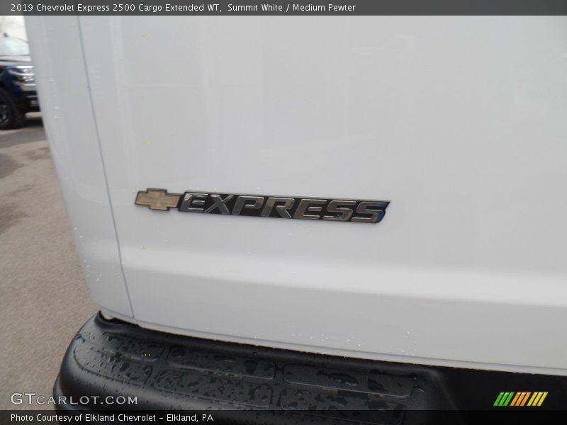 Summit White / Medium Pewter 2019 Chevrolet Express 2500 Cargo Extended WT