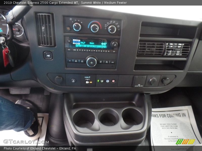 Summit White / Medium Pewter 2019 Chevrolet Express 2500 Cargo Extended WT