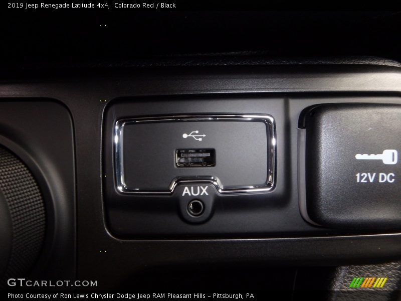 Colorado Red / Black 2019 Jeep Renegade Latitude 4x4