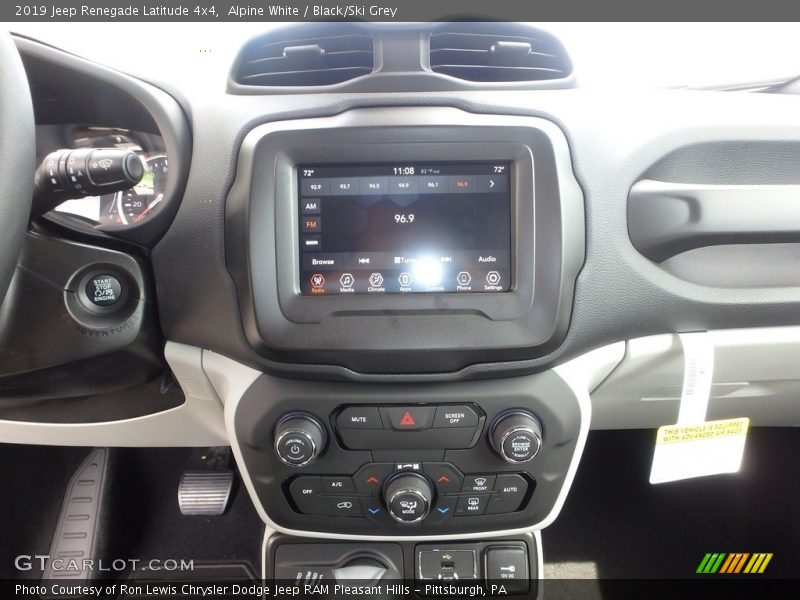 Alpine White / Black/Ski Grey 2019 Jeep Renegade Latitude 4x4