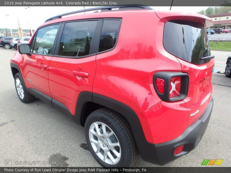 Colorado Red / Black/Ski Grey 2019 Jeep Renegade Latitude 4x4