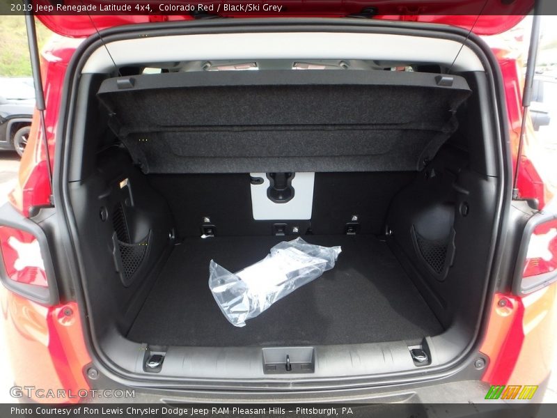 Colorado Red / Black/Ski Grey 2019 Jeep Renegade Latitude 4x4