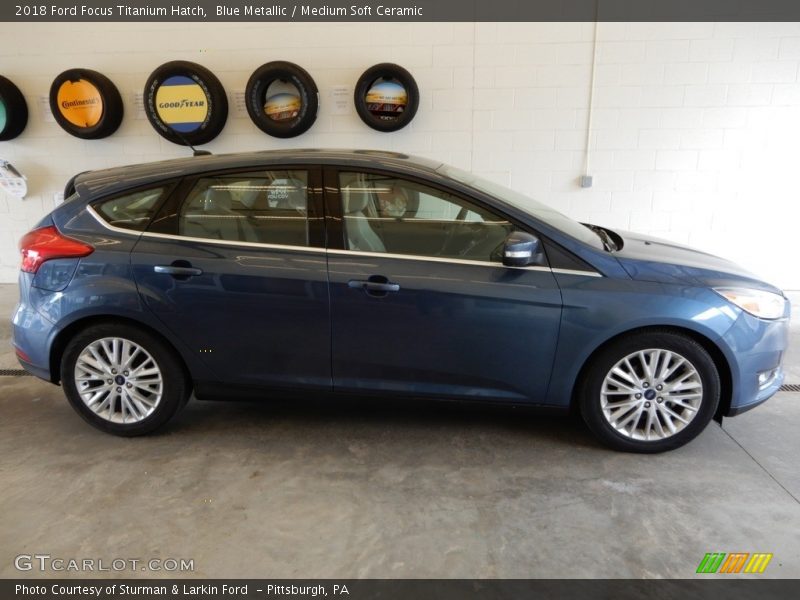 Blue Metallic / Medium Soft Ceramic 2018 Ford Focus Titanium Hatch