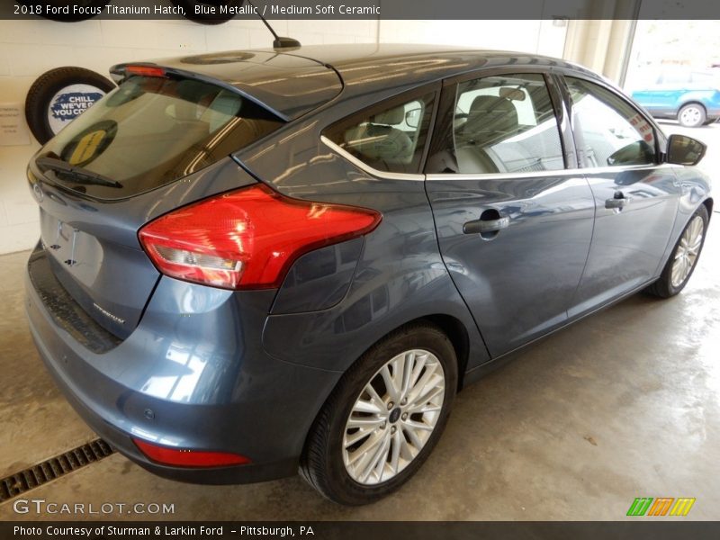 Blue Metallic / Medium Soft Ceramic 2018 Ford Focus Titanium Hatch