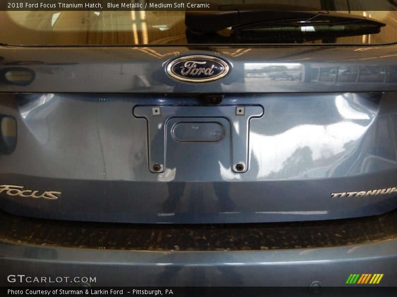 Blue Metallic / Medium Soft Ceramic 2018 Ford Focus Titanium Hatch