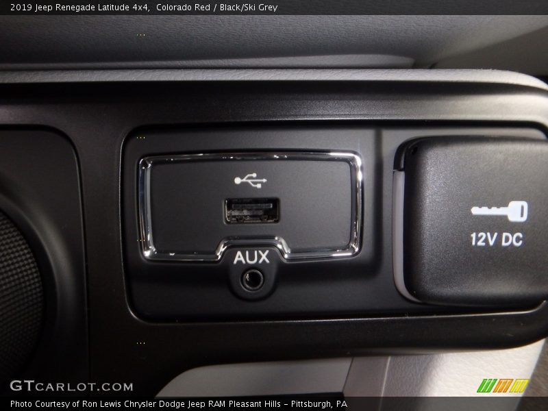 Colorado Red / Black/Ski Grey 2019 Jeep Renegade Latitude 4x4