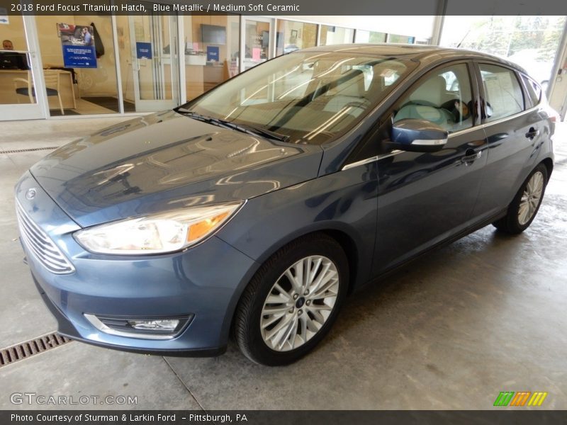Blue Metallic / Medium Soft Ceramic 2018 Ford Focus Titanium Hatch