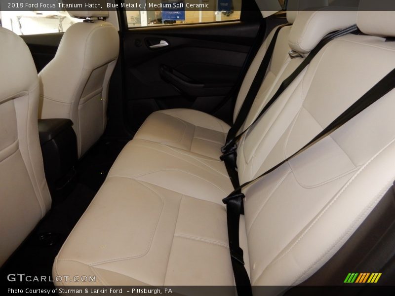 Blue Metallic / Medium Soft Ceramic 2018 Ford Focus Titanium Hatch