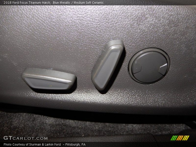 Blue Metallic / Medium Soft Ceramic 2018 Ford Focus Titanium Hatch