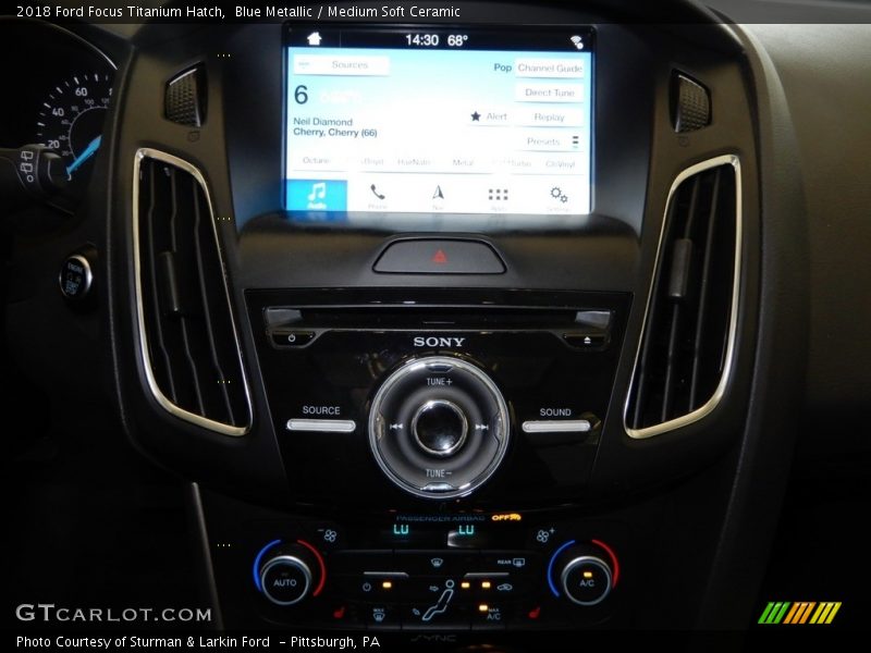Blue Metallic / Medium Soft Ceramic 2018 Ford Focus Titanium Hatch