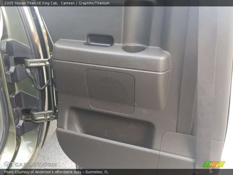 Canteen / Graphite/Titanium 2005 Nissan Titan XE King Cab