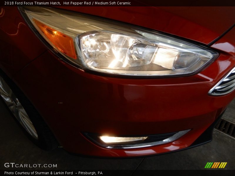 Hot Pepper Red / Medium Soft Ceramic 2018 Ford Focus Titanium Hatch